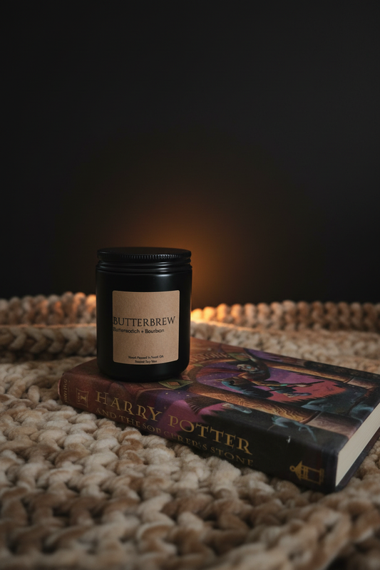 Butterbrew Candle — Harry Potter Marketing Photo